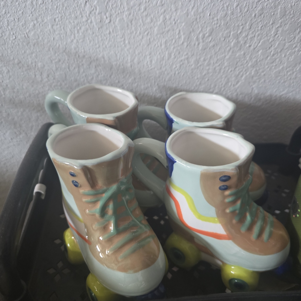 Set Of 2 roller skate drink mugs